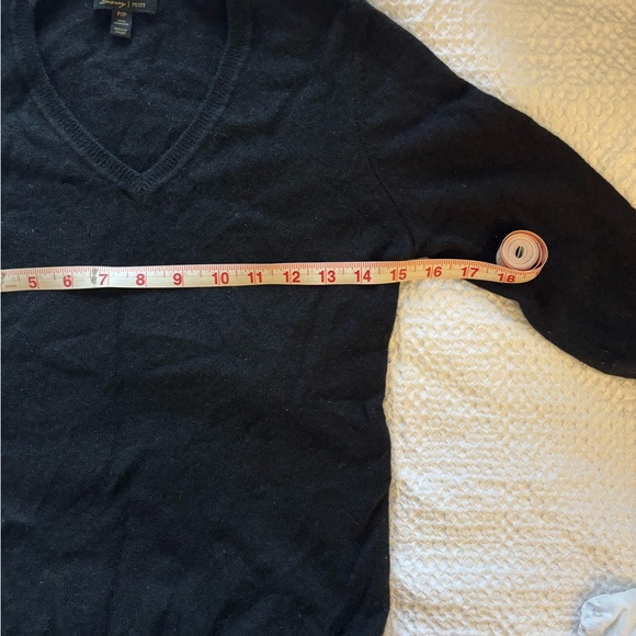 Black V-Neck Cashmere Sweater - Picture 3 of 4